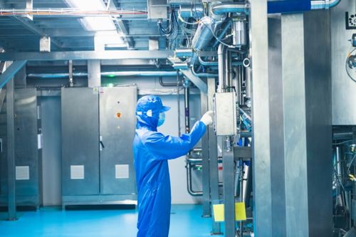 国货美妆加速智变 珀莱雅与兰树股份荣登2023年浙江省智能工厂供应链管理榜单